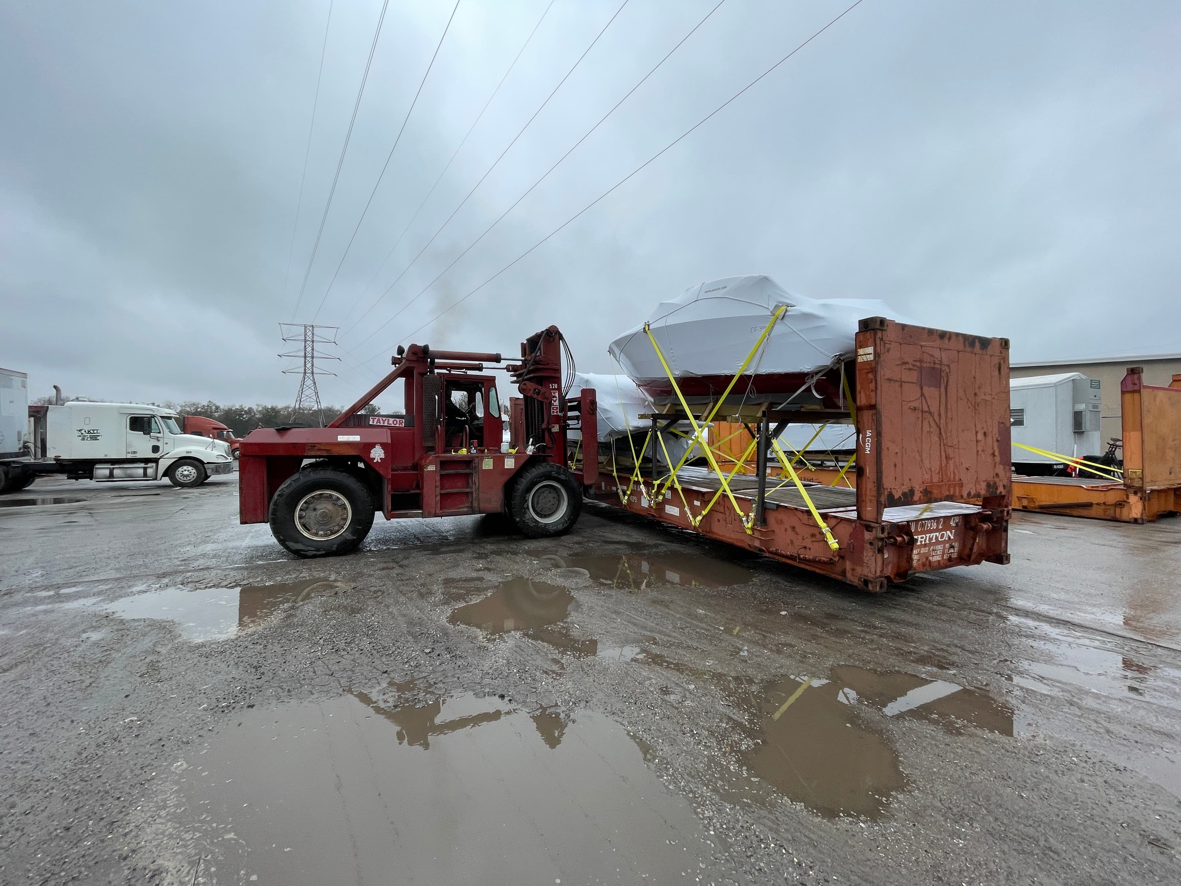 Over-length cargo on an extendable trailer